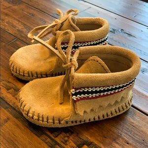 NWOT Baby minnetonka moccasins